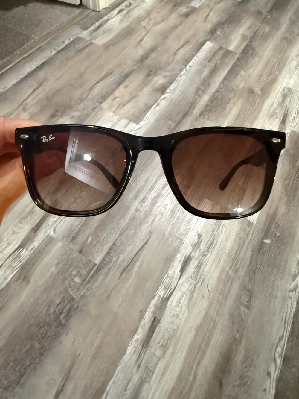 Ray-Ban RB4420 Classic Wayfarer Sunglasses in Tortoise with Brown Lenses